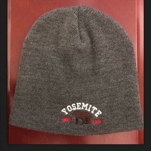 Yosemite Embroidered Short Beanie - GREY OSFM